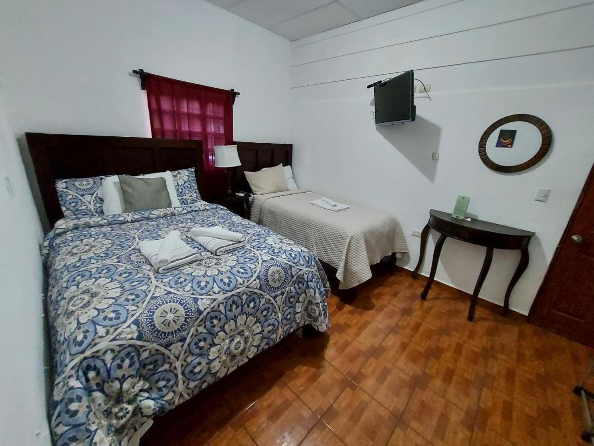 Hotel & Restaurant Fleur De Lis Concepción de Ataco المظهر الخارجي الصورة